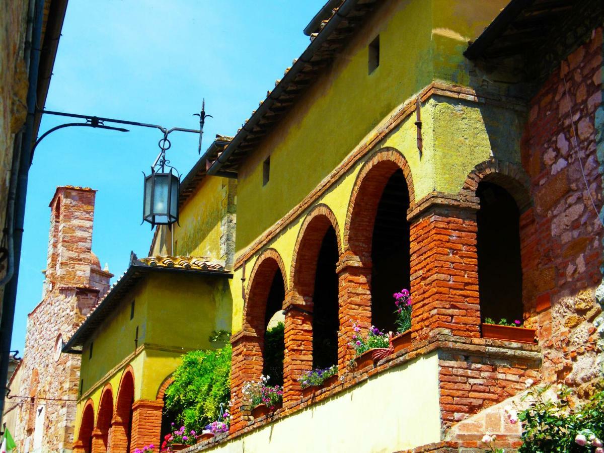B&B Il Glicine Montefollonico Exterior foto
